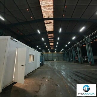 Plus de détails pour Local d'activités à louer