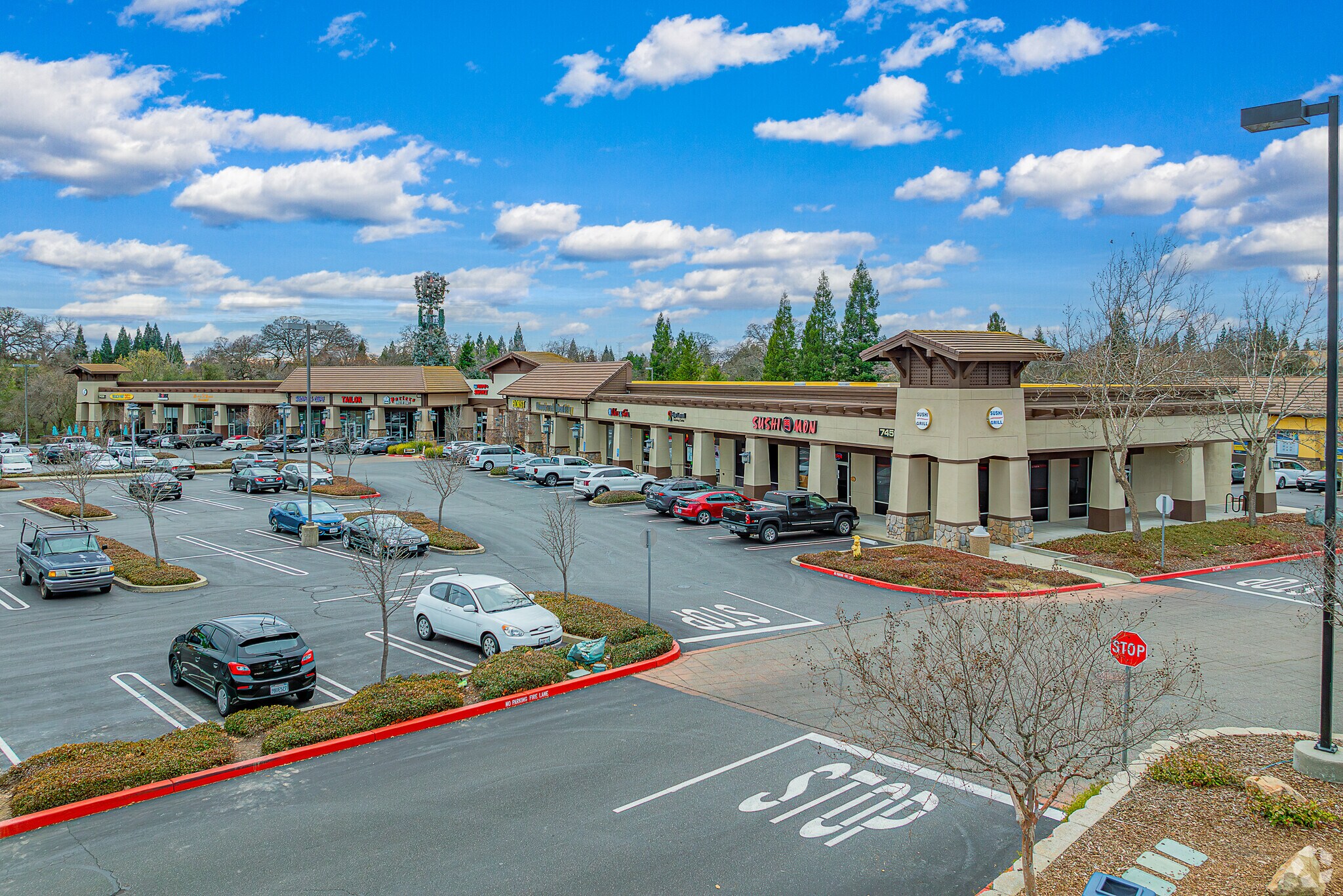 7456 Foothills Blvd, Roseville, CA à vendre Photo de l’immeuble– Image 1 sur 17