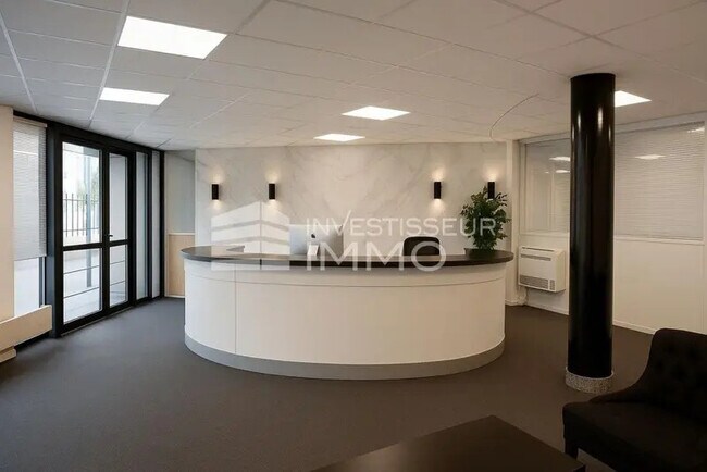 Plus de détails pour Bureau à louer
