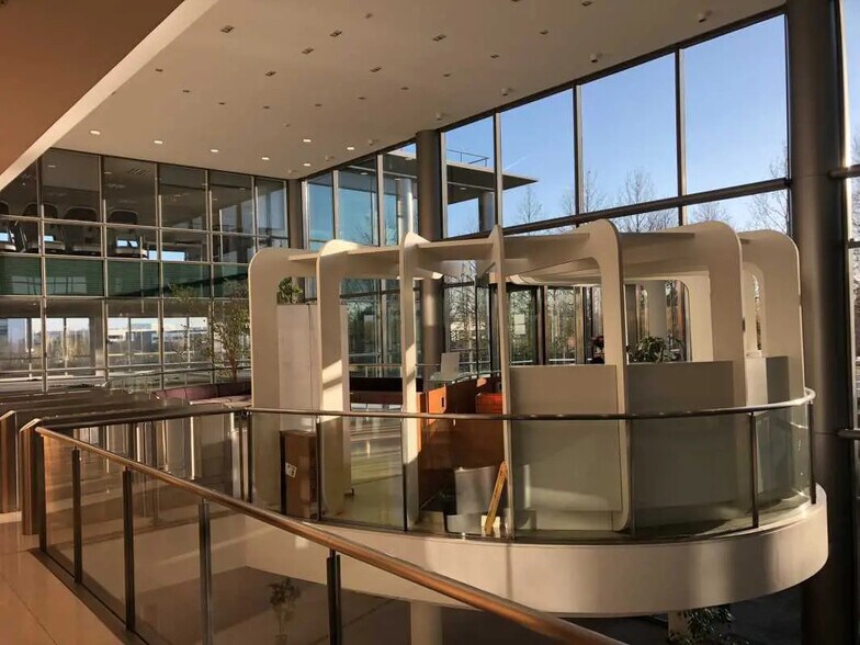 229 Rue De La Belle Etoile, Roissy-en-France à louer - Photo de l’immeuble – Image 2 sur 11
