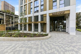 Conington Rd, Londres à louer Photo de l’immeuble– Image 1 sur 6