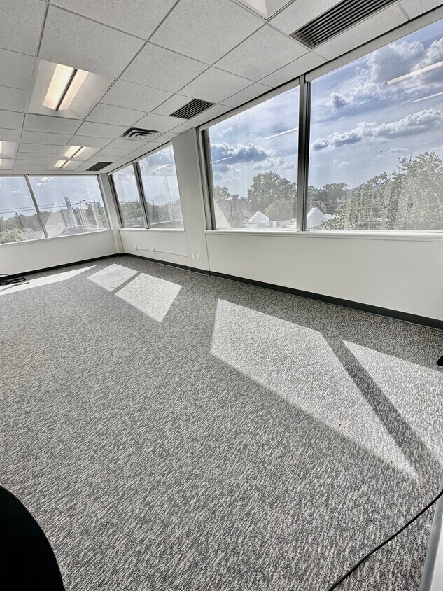 1111 E Putnam Ave, Greenwich, CT à louer Photo principale– Image 1 sur 14