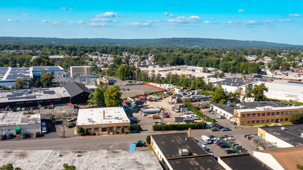 2461 Iorio St, Union, NJ à louer - Photo de l’immeuble – Image 1 sur 8
