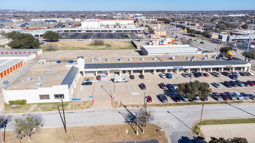 6455 Hilltop Dr, North Richland Hills, TX à louer - Photo de l’immeuble – Image 3 sur 25