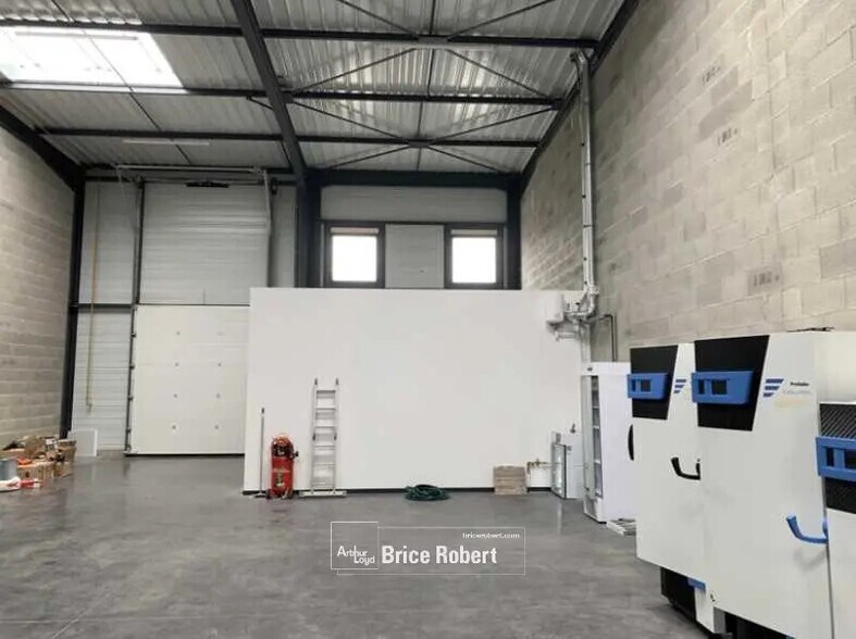 Local d’activités dans Meyzieu à louer - Photo intérieure – Image 2 sur 6