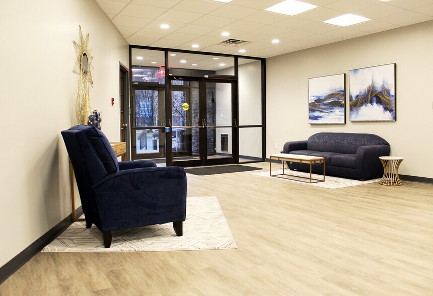 4755 Kingsway Dr, Indianapolis, IN à louer - Photo principale – Image 1 sur 11
