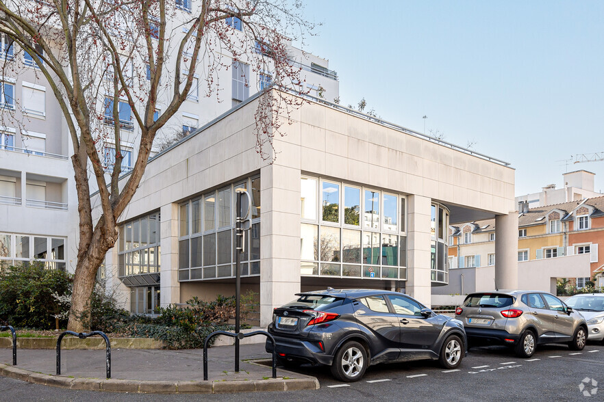 Bureau dans Courbevoie à louer - Photo de l’immeuble – Image 3 sur 3