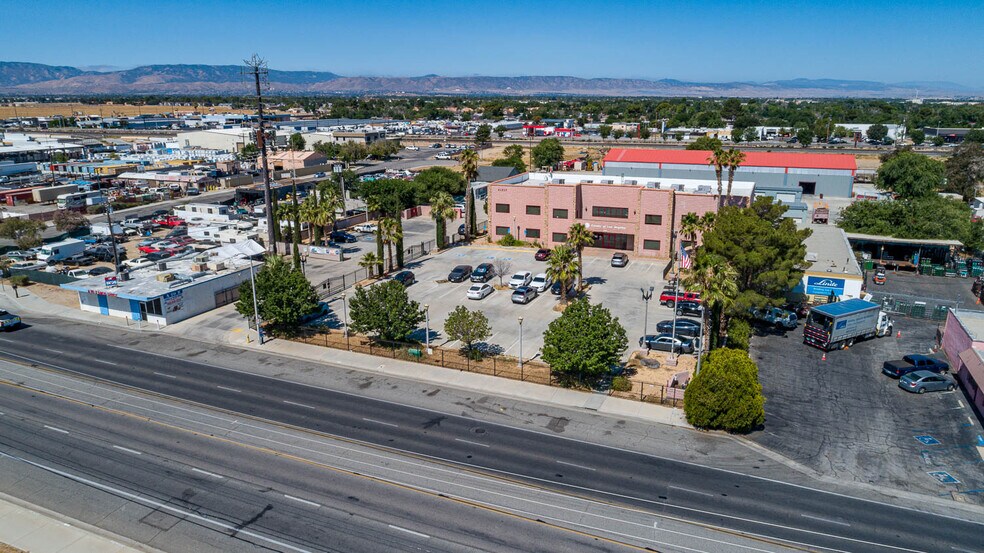 43917 Division St, Lancaster, CA à louer - Photo de l’immeuble – Image 2 sur 8