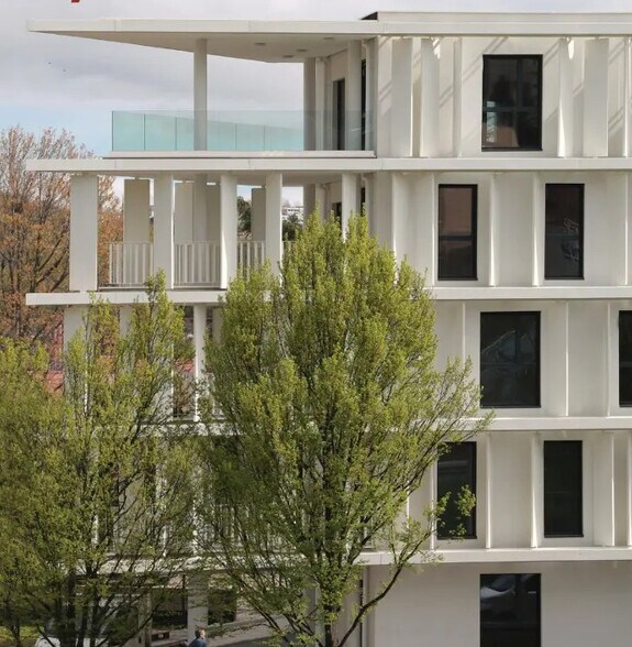 Bureau dans Saint-Étienne à vendre - Photo de l’immeuble – Image 2 sur 12