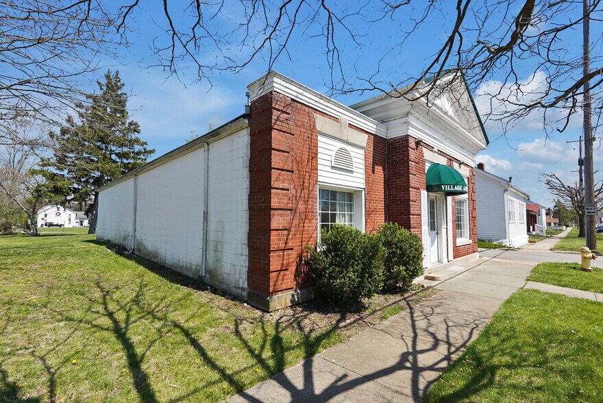 1032 Columbus St, Harrisburg, OH à vendre - Photo de l’immeuble – Image 3 sur 45
