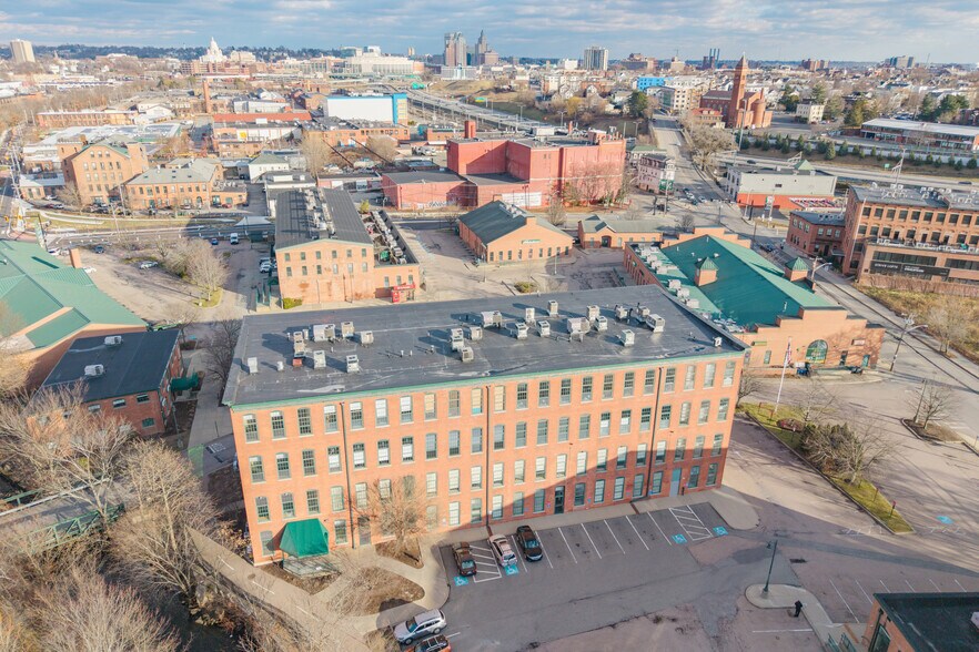Eagle Square Commons portefeuille de 27 biens à vendre sur LoopNet.fr - Photo de l’immeuble – Image 3 sur 12
