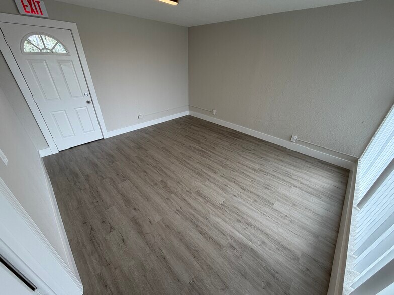 13 SW 10th St, Deerfield Beach, FL à louer - Photo de l’immeuble – Image 3 sur 39