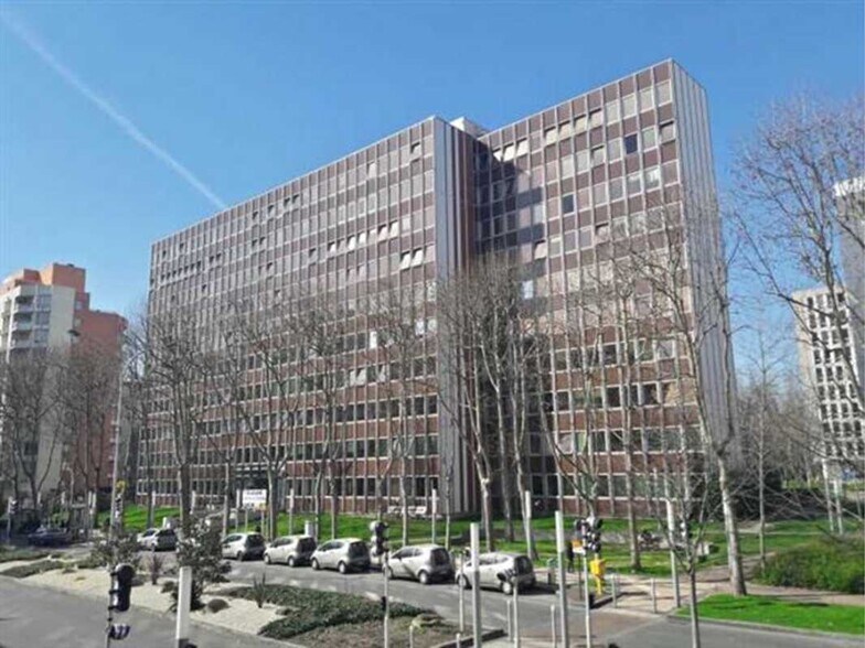 Bureau dans Créteil à louer - Photo de l’immeuble – Image 3 sur 17