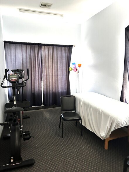 901-911 N Central Ave, Kissimmee, FL à louer - Photo de l’immeuble – Image 3 sur 10