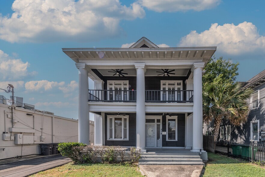 214 E Ashby Pl, San Antonio, TX à louer - Photo de l’immeuble – Image 2 sur 63