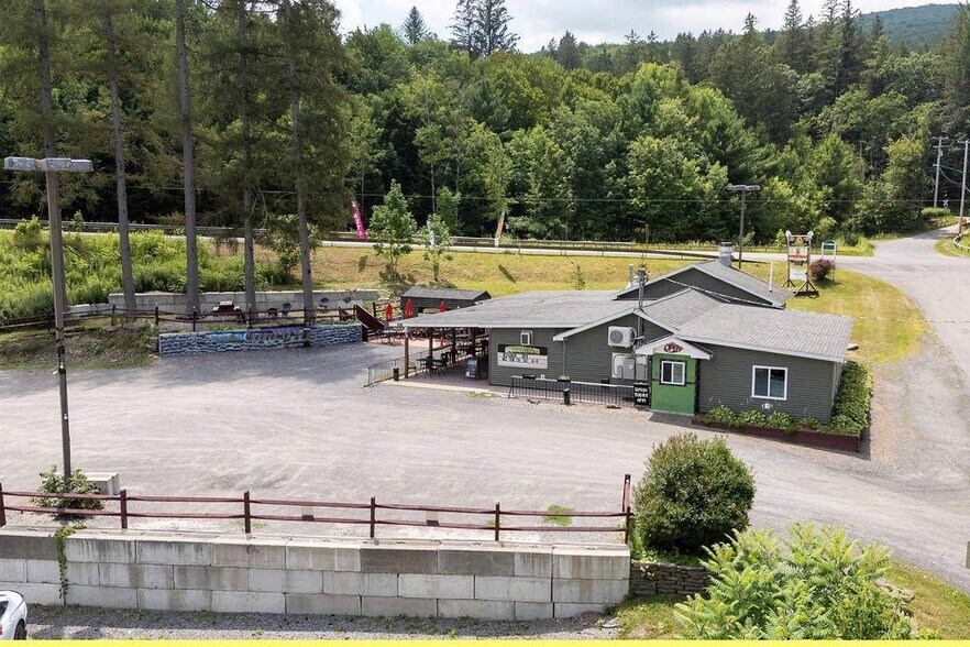 46 Depot St, Fleischmanns, NY à vendre - Photo de l’immeuble – Image 2 sur 46