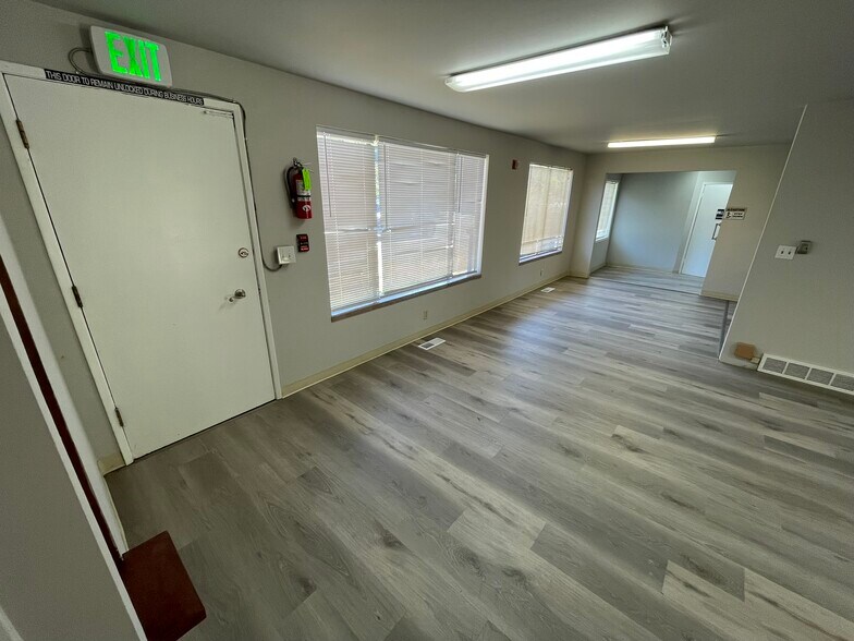 23920 Bothell Everett Hwy, Bothell, WA à louer - Photo de l’immeuble – Image 3 sur 6