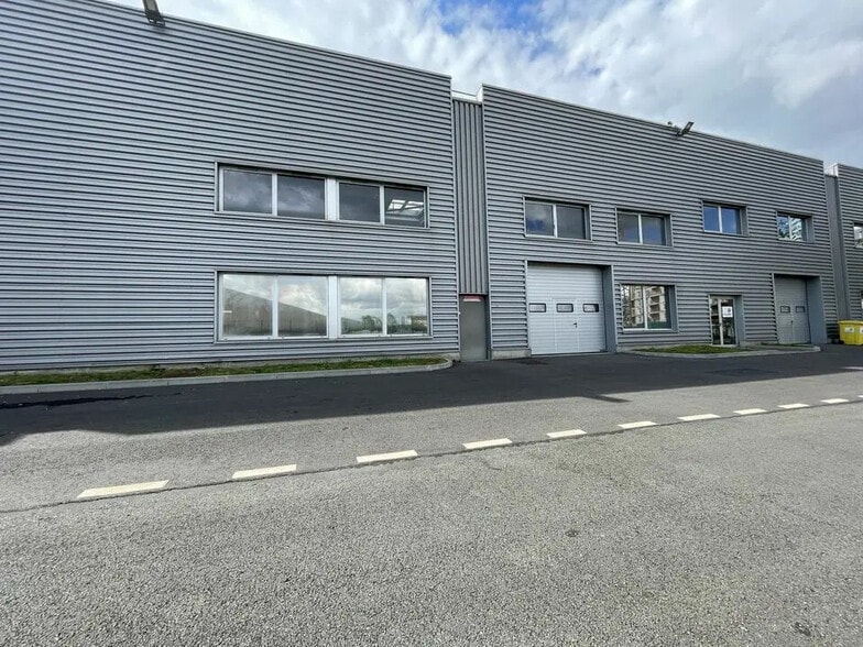 157 Avenue Charles Floquet, Le Blanc-Mesnil à louer - Photo de l’immeuble – Image 2 sur 18