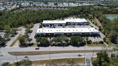 9201 Cockleshell Ct, Bonita Springs, FL à louer Photo de l’immeuble– Image 1 sur 12