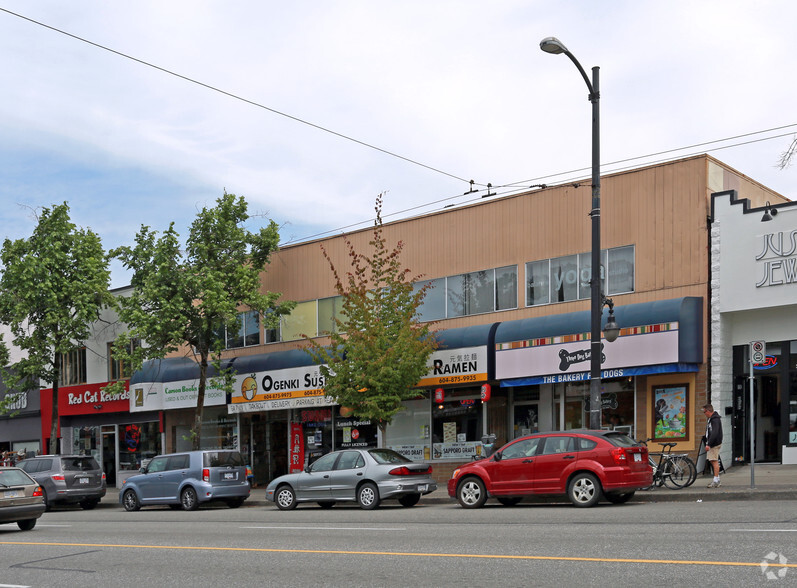 4338-4348 Main St, Vancouver, BC à vendre - Photo de l’immeuble – Image 2 sur 2