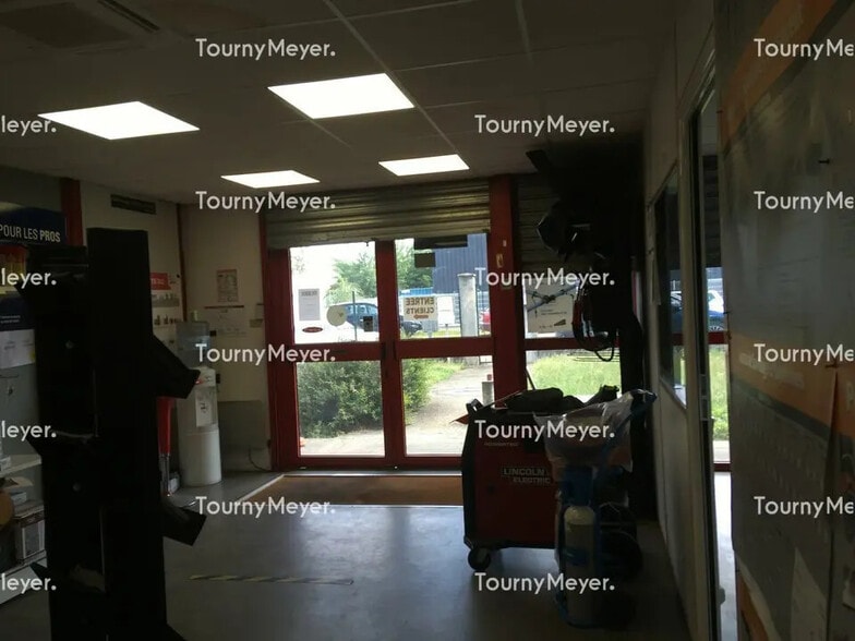 Local d’activités dans Mérignac à louer - Photo de l’immeuble – Image 2 sur 7