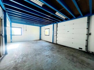 Plus de détails pour Local d'activités à louer