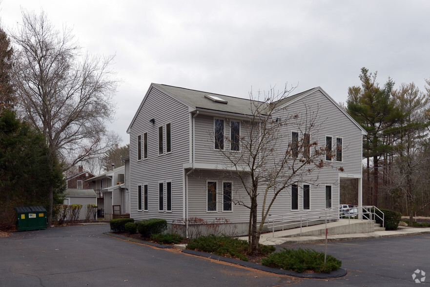 353 W Center St, West Bridgewater, MA à vendre - Photo de l’immeuble – Image 2 sur 6