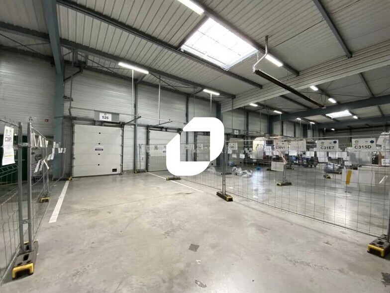 Bureau dans Mitry-Mory à louer - Photo de l’immeuble – Image 3 sur 8