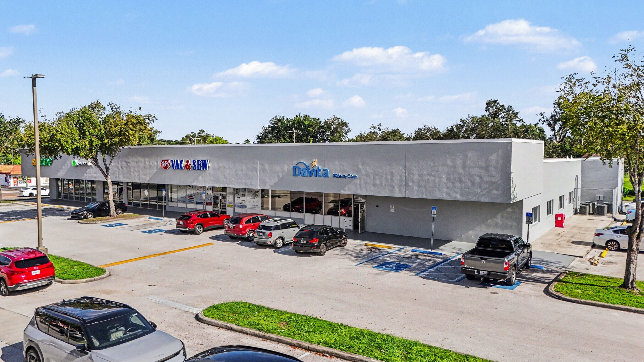 108-120 E Brandon Blvd, Brandon, FL à louer Photo de l’immeuble– Image 1 sur 13
