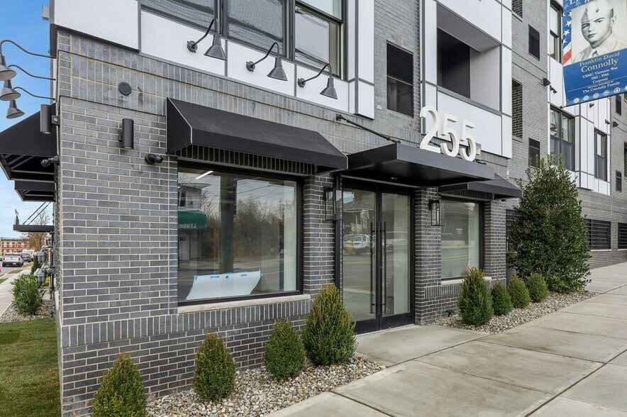 255 Ridge Rd, Lyndhurst, NJ à louer - Photo de l’immeuble – Image 2 sur 6