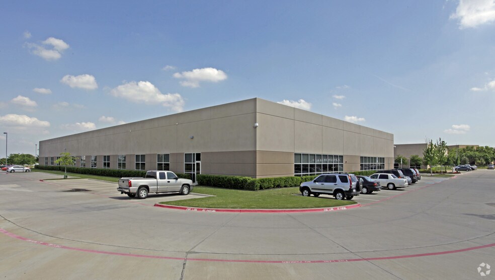 4950 Amon Carter Blvd, Fort Worth, TX à louer - Photo de l’immeuble – Image 2 sur 5