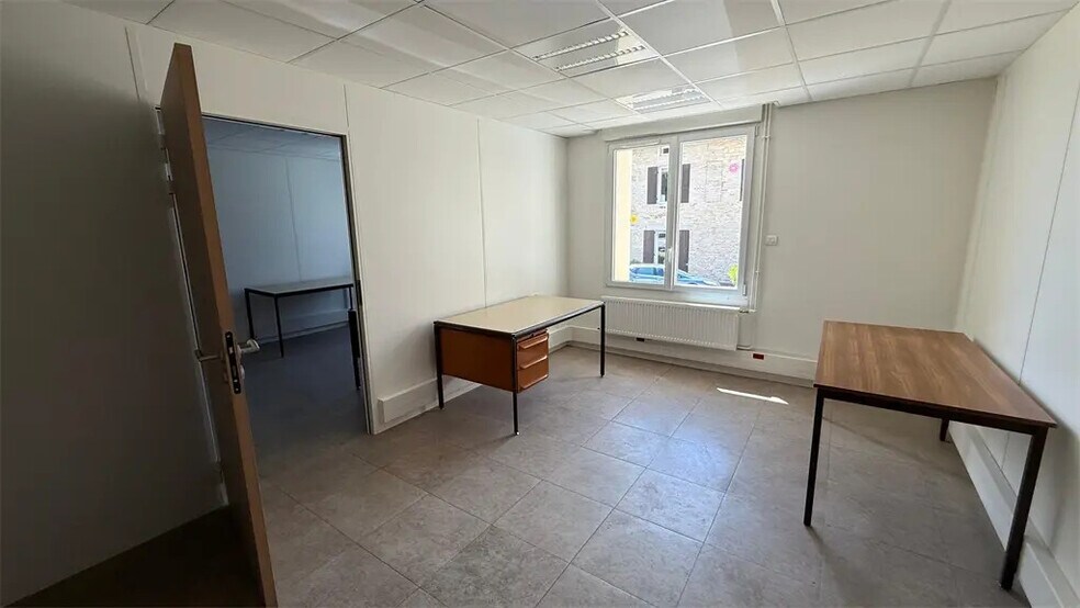 Bureau dans Ceyzériat à louer - Photo de l’immeuble – Image 3 sur 7