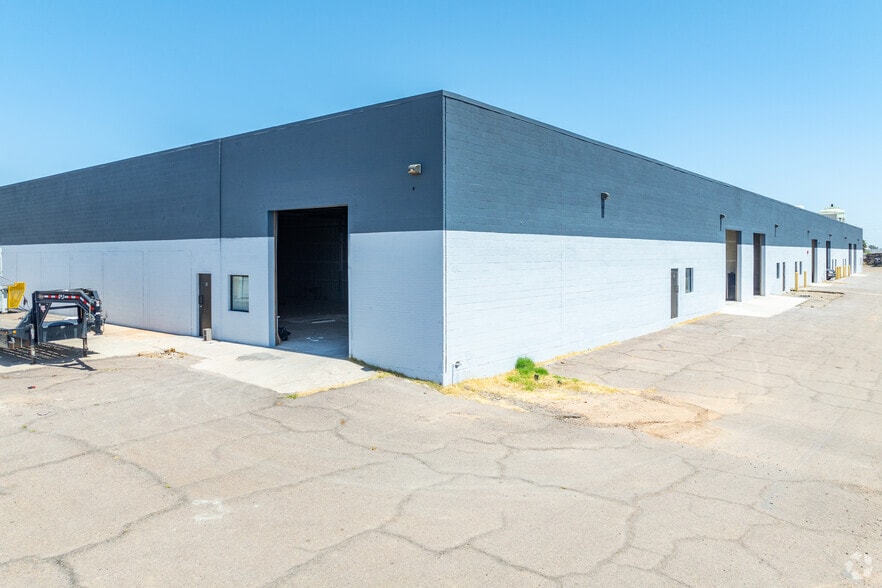 4225 W Indian School Rd, Phoenix, AZ à louer - Photo de l’immeuble – Image 3 sur 11