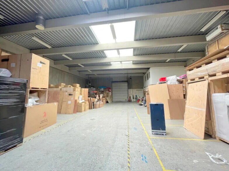 Local d’activités dans Argenteuil à louer - Photo intérieure – Image 2 sur 12