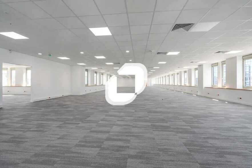 Bureau dans Noisy-le-Grand à louer - Photo de l’immeuble – Image 3 sur 14