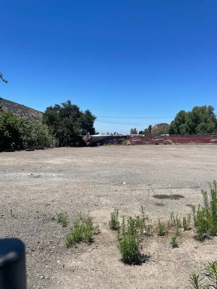 15405 Olde Highway 80, El Cajon, CA à louer - Photo de l’immeuble – Image 2 sur 2