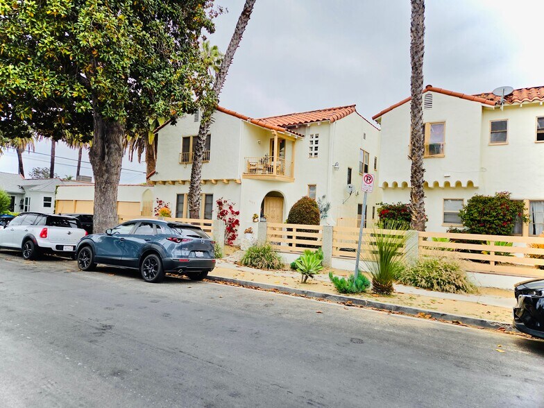 2853 Buckingham Rd, Los Angeles, CA à vendre - Photo de l’immeuble – Image 2 sur 14