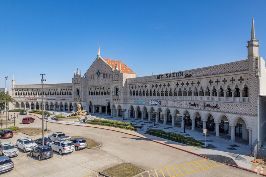 19075 Interstate 45, Shenandoah, TX à louer - Photo de l’immeuble – Image 1 sur 13