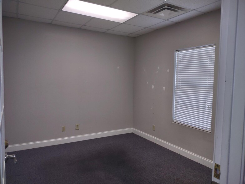 524 S Houston Rd, Warner Robins, GA à louer - Photo intérieure – Image 3 sur 5