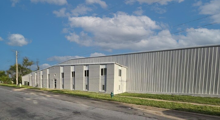 2055 N Towne Ln NE, Cedar Rapids, IA à vendre - Photo de l’immeuble – Image 2 sur 13