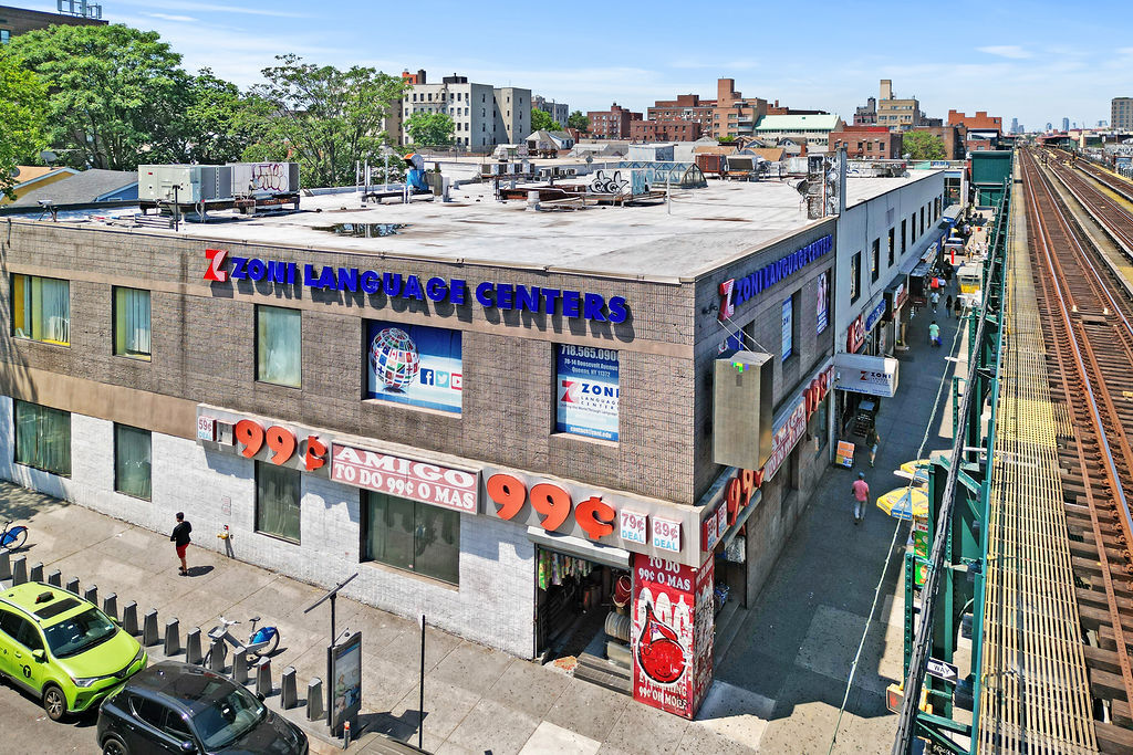 78-14 Roosevelt Ave, Jackson Heights, NY à vendre Photo de l’immeuble– Image 1 sur 12