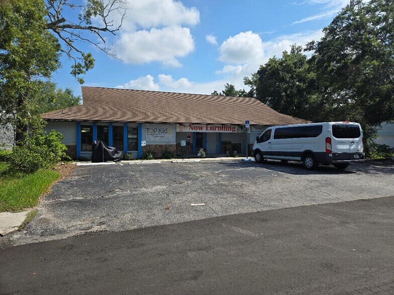 6115 Central Ave, New Port Richey, FL à vendre - Photo de l’immeuble – Image 2 sur 3