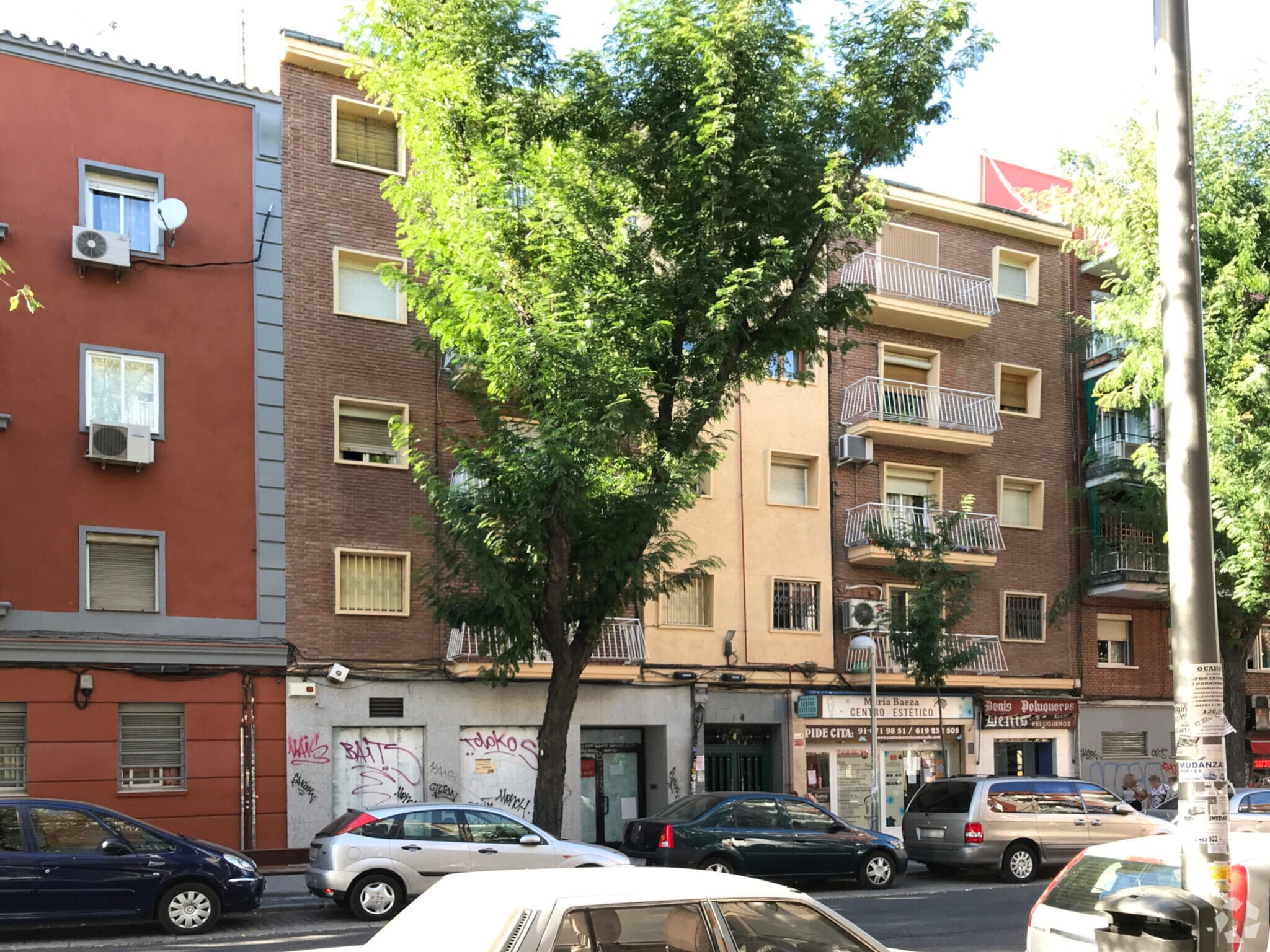 Immeuble residentiel dans Madrid, Madrid à vendre Photo principale– Image 1 sur 3