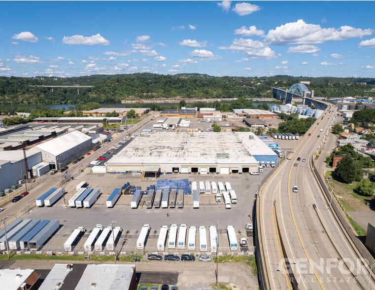 400 Graham St, McKees Rocks, PA à louer - Photo de l’immeuble – Image 3 sur 7