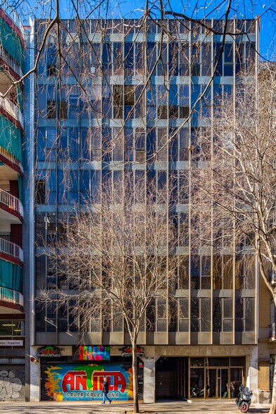 Carrer d'Aragó, 141, Barcelone, Barcelona à louer - Photo de l’immeuble – Image 2 sur 5