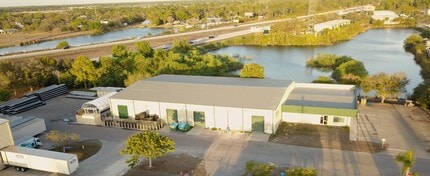 7904 Interstate Ct, North Fort Myers, FL à louer Photo de l’immeuble– Image 2 sur 10