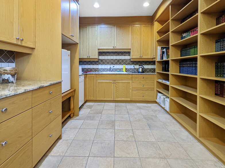 4603 Varsity Dr NW, Calgary, AB à vendre - Photo de l’immeuble – Image 3 sur 55