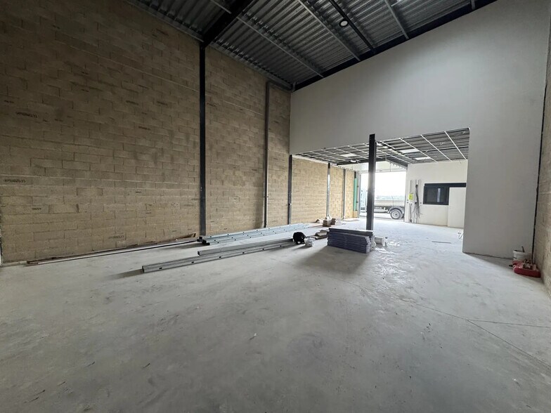 Industriel/Logistique dans Cormeilles-en-Vexin à vendre - Photo intérieure – Image 3 sur 5