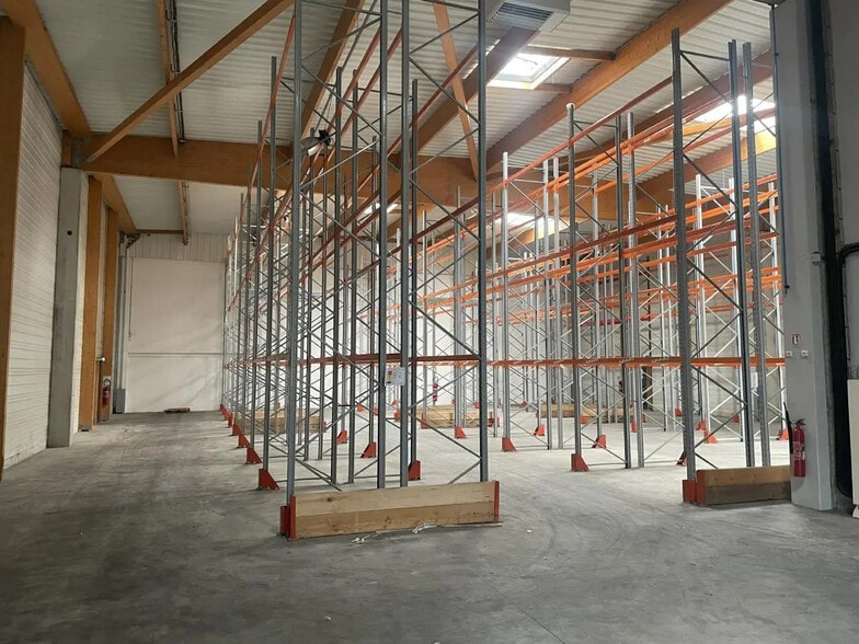 1 Rue Jean Mermoz, Gonesse à louer - Photo de l’immeuble – Image 3 sur 6
