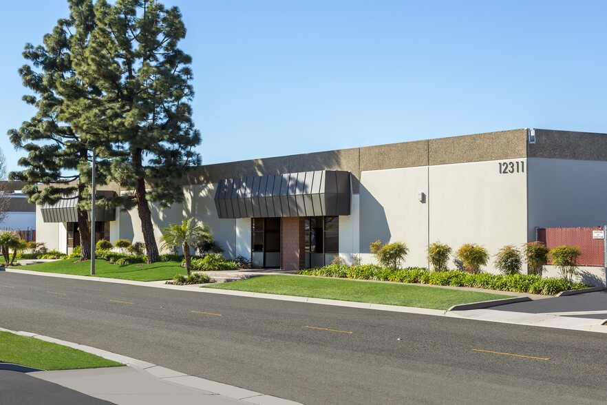 12311-12321 Industry St, Garden Grove, CA à louer - Photo de l’immeuble – Image 1 sur 4